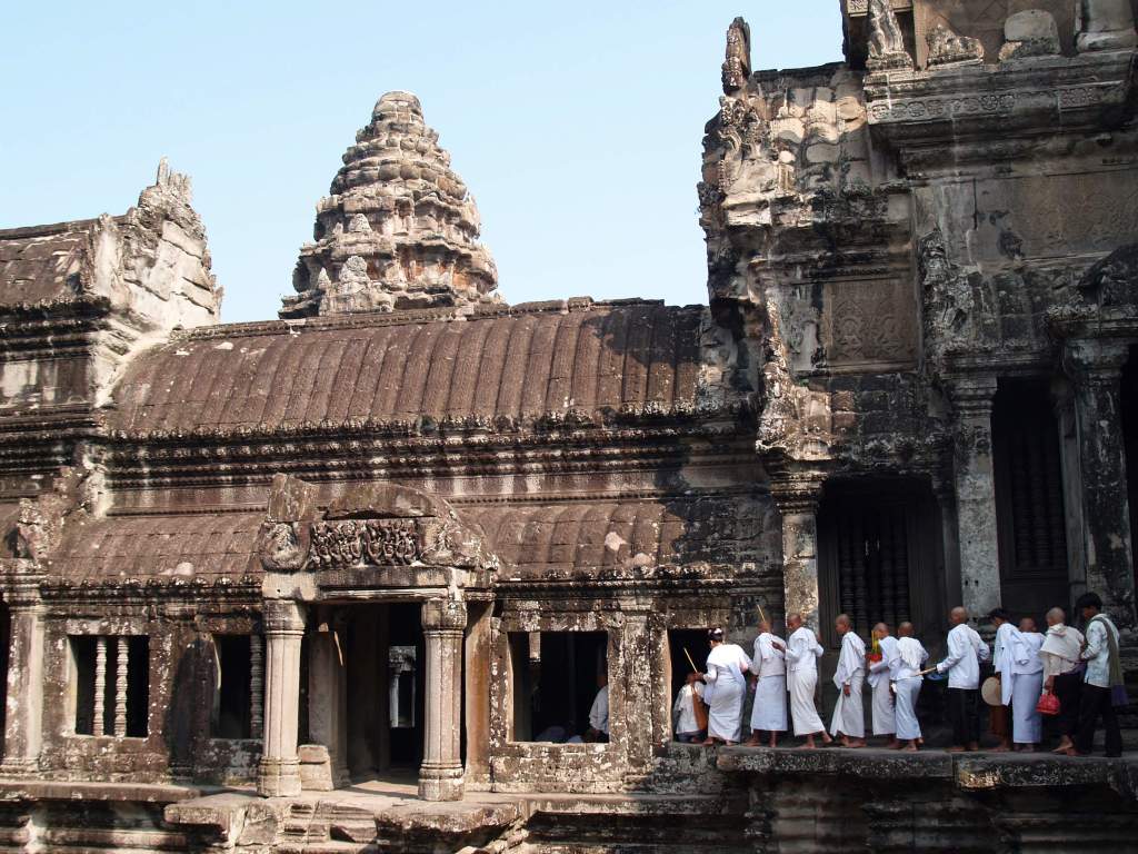 Angkor Wat Buddhist Nuns