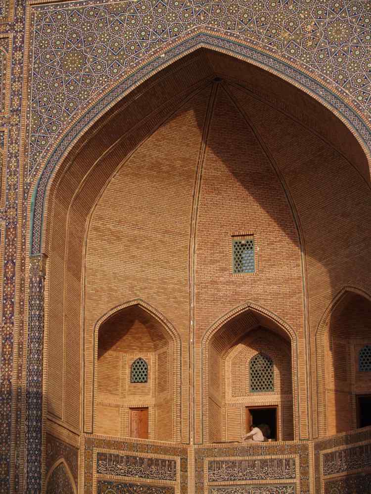 entrance-to-mir-i-arab-medressa-bukhara-uzbekistan
