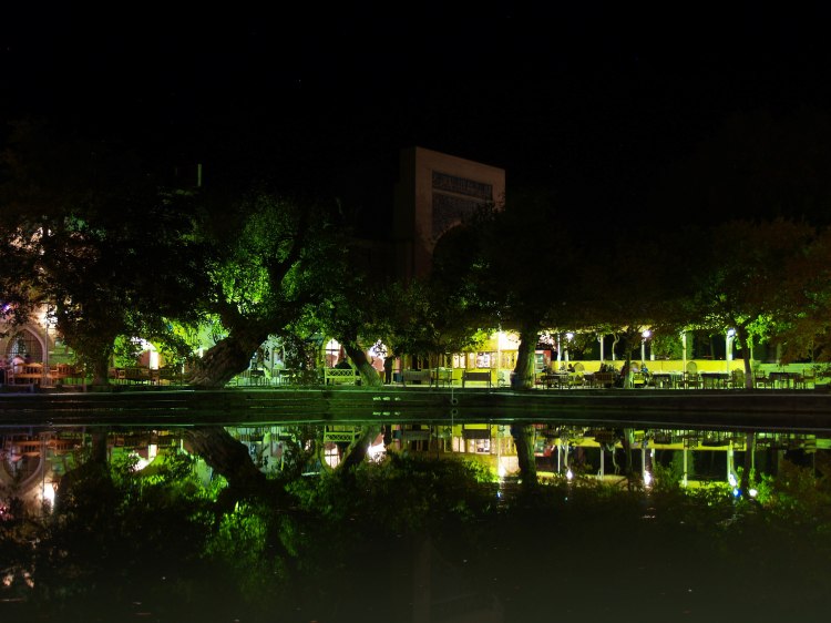 lyab-i-hauz-pond-in-bukhara