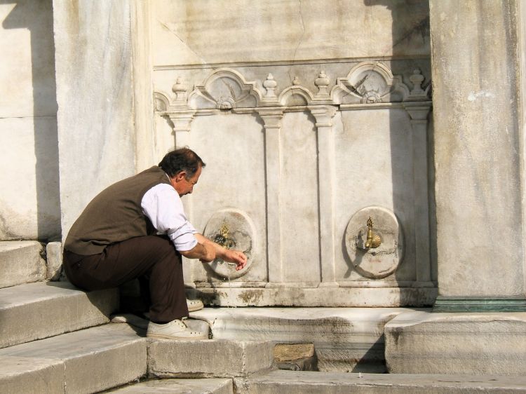Man washing before prayer Turkey_