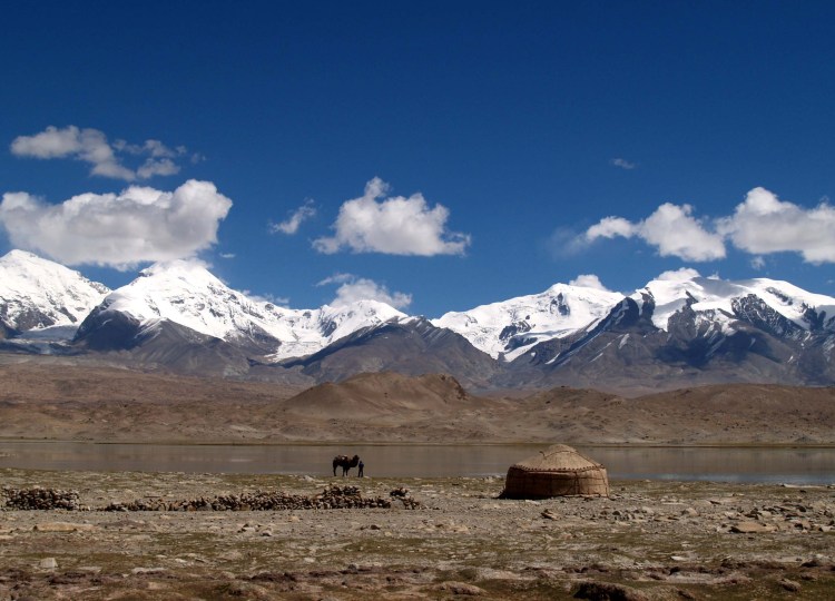 mountains-of-xinjiang-china
