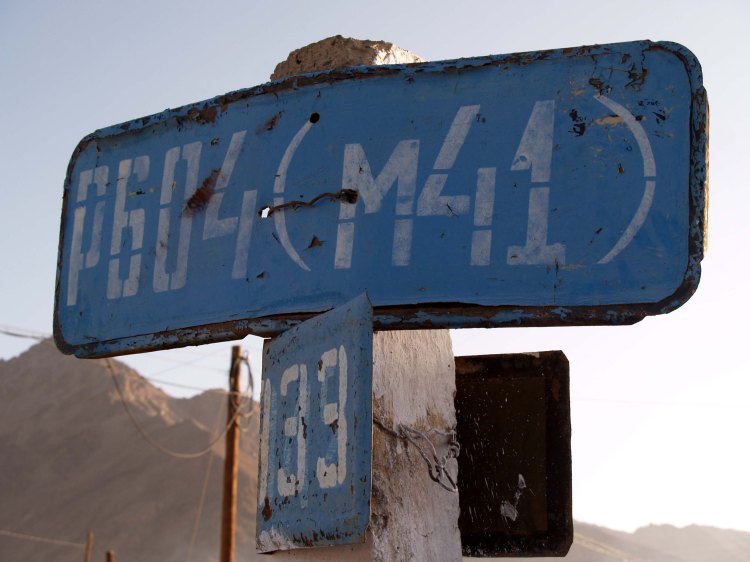 pamir-highway-road-sign-m41