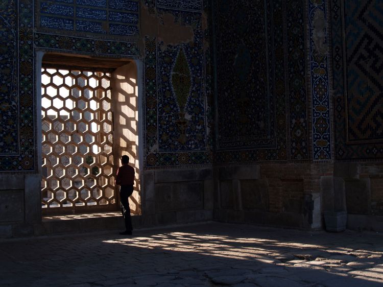 uzbek-man-in-registan-samarkand-uzbekistan